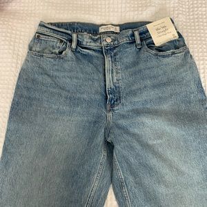 NWT Abercrombie jeans size 31 / 12 L. The 90’s Straight jeans Ultra high rise